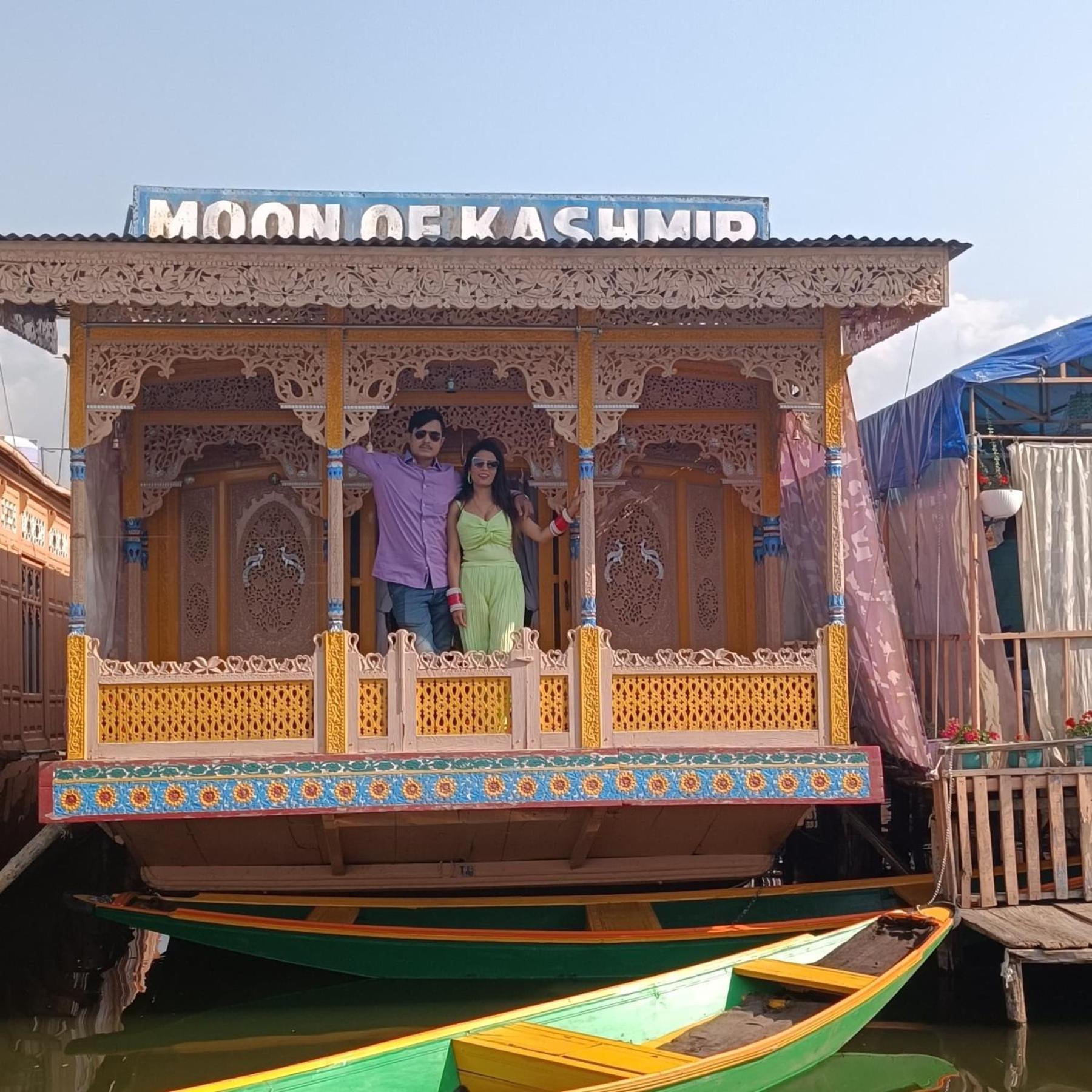 Houseboat Moon Of Kashmir Otel Srīnagar Dış mekan fotoğraf